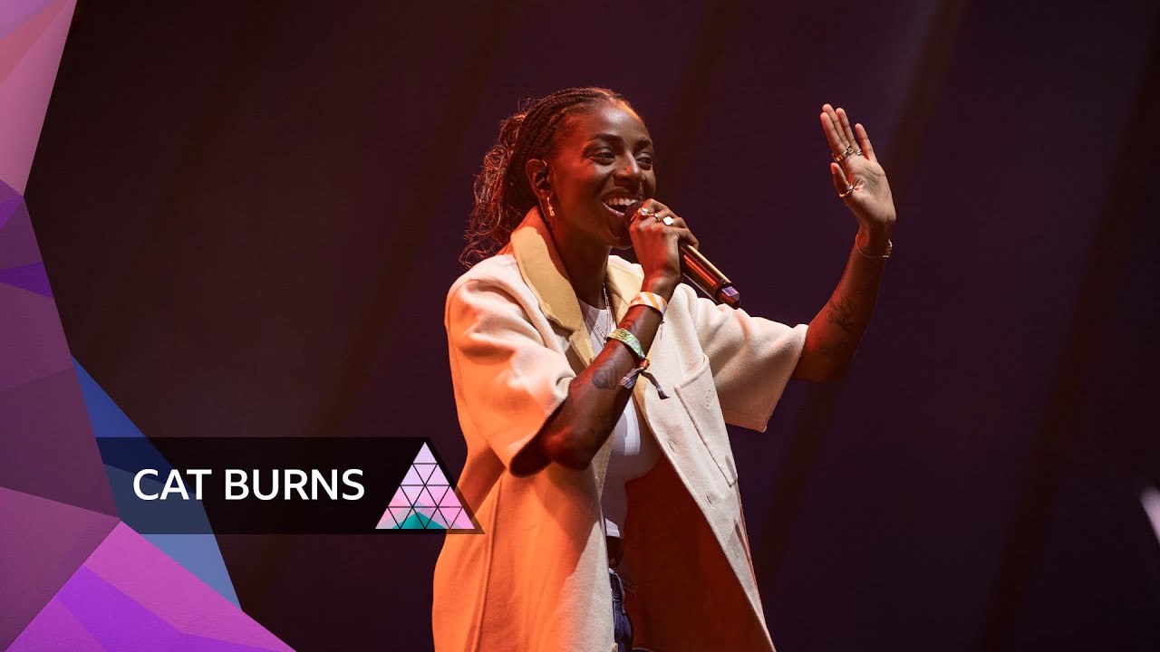 Cat Burns – Go (Glastonbury 2023)