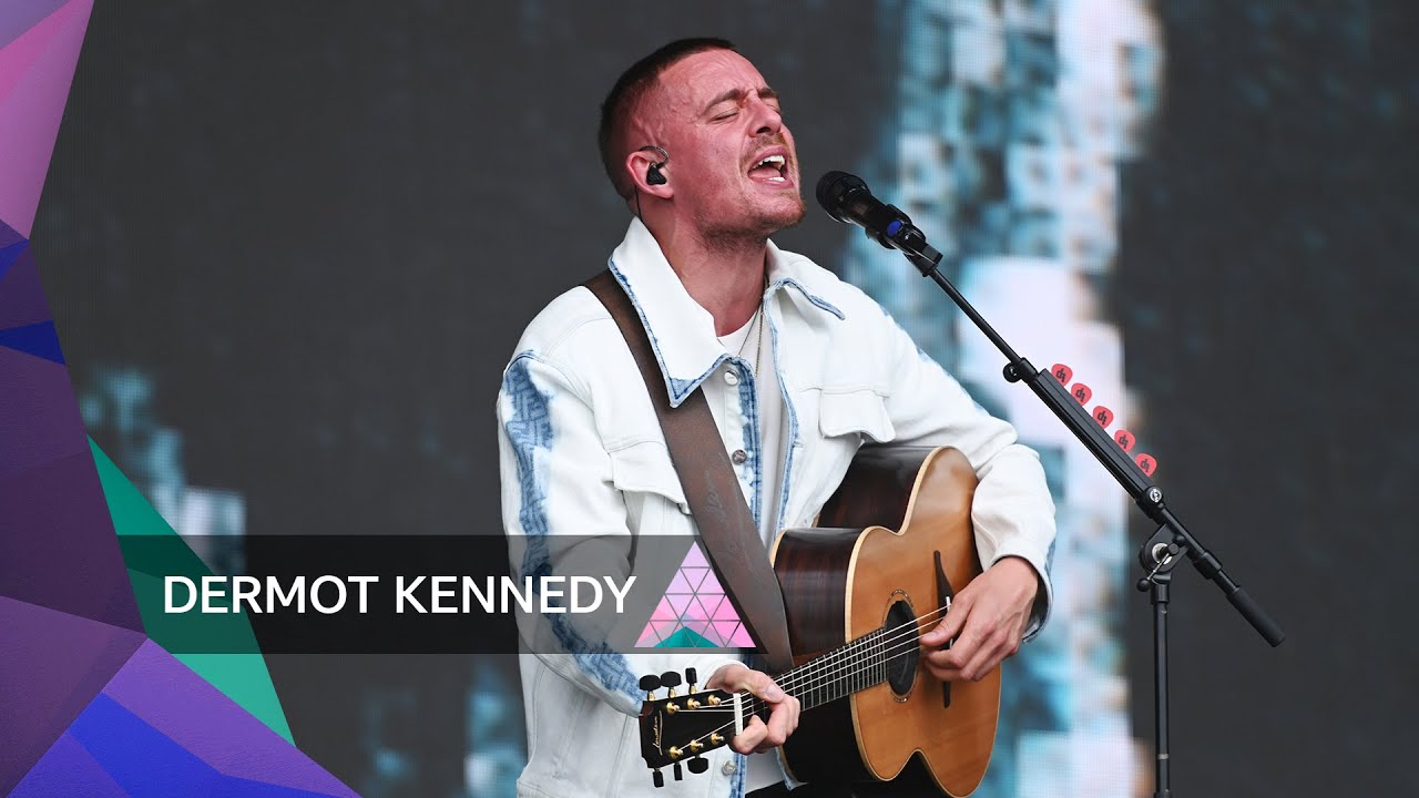 Dermot Kennedy – Kiss Me (Glastonbury 2023)