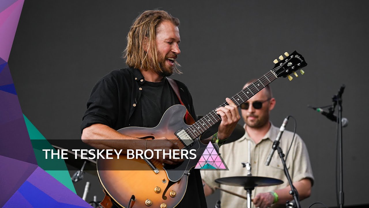 The Teskey Brothers – Hold Me (Glastonbury 2023)