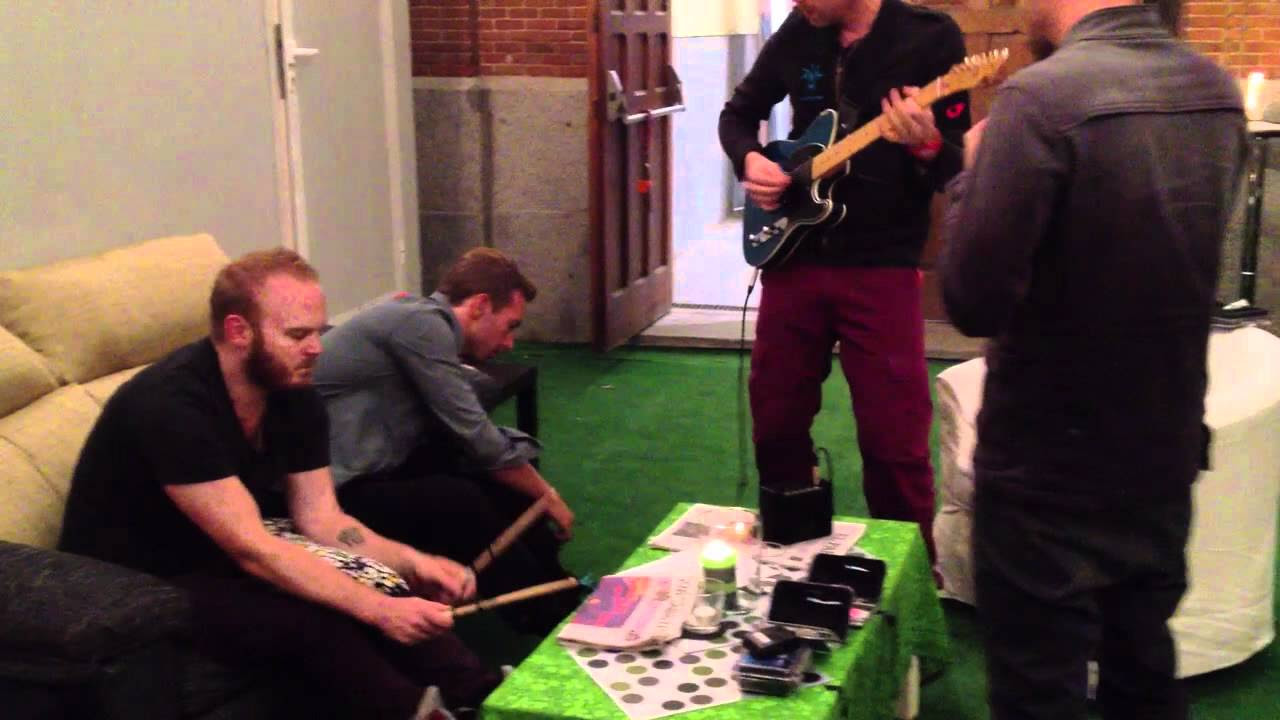 Hurts Like Heaven (Madrid dressing room) – Coldplay