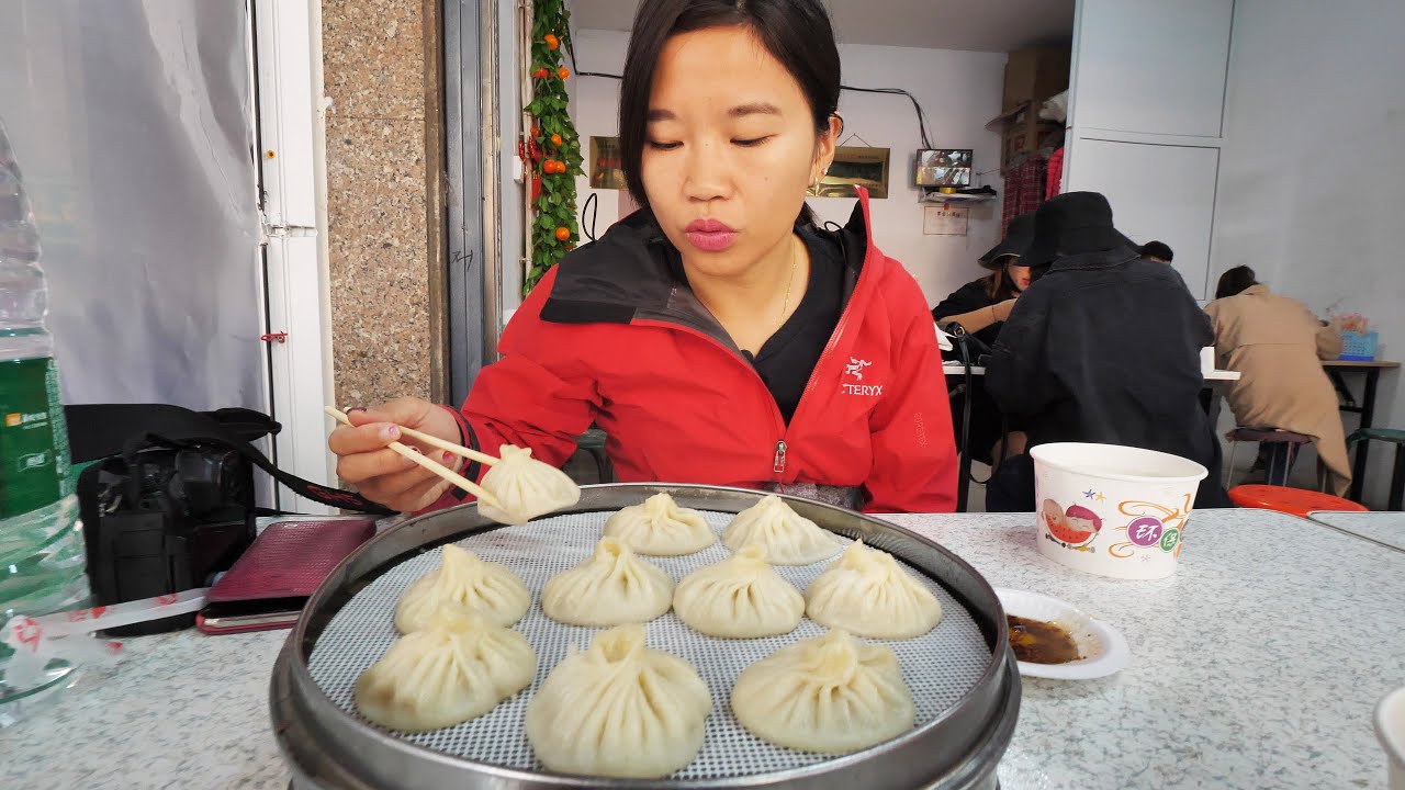 Kaifeng Street Food + Bullet Train ADVENTURE to Chongqing!!! 27 hq720 2969