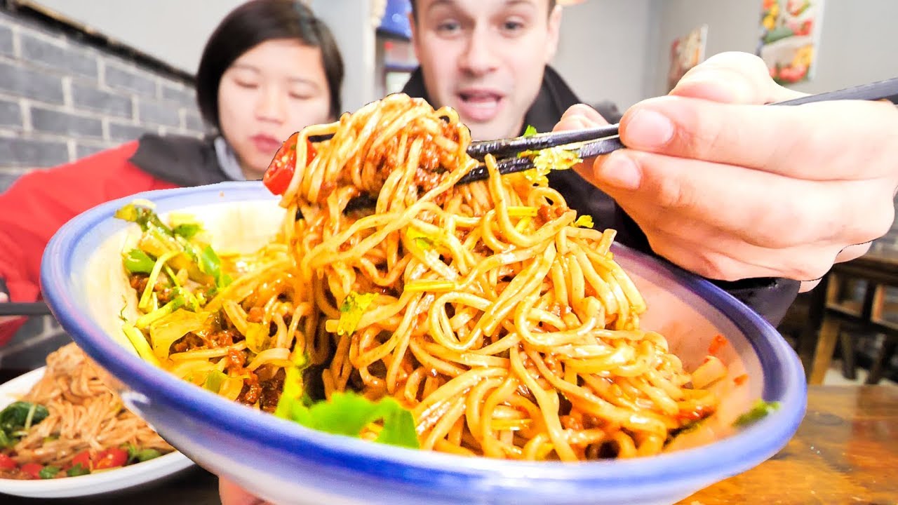 We're Going to SRI LANKA!!! SO PUMPED!!! + HUGE BOWL Chinese Street Food Dan Dan Noodle in Chengdu! 24 hq720 3011
