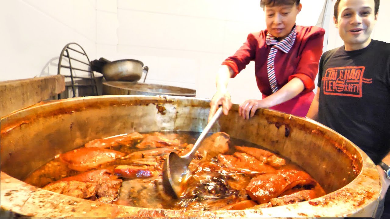 Chinese Street Food Tour in Xi'an, China | Street Food in China GOD LEVEL Noodles + SPICY BBQ 22 hq720 3036