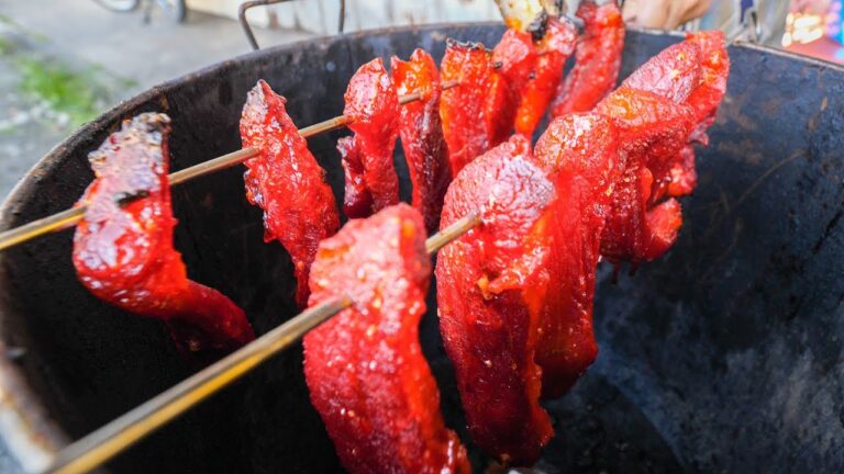INCREDIBLE Street Food Tour in BORNEO, Malaysia! BEST Malaysian Street Food in Kuching! hq720