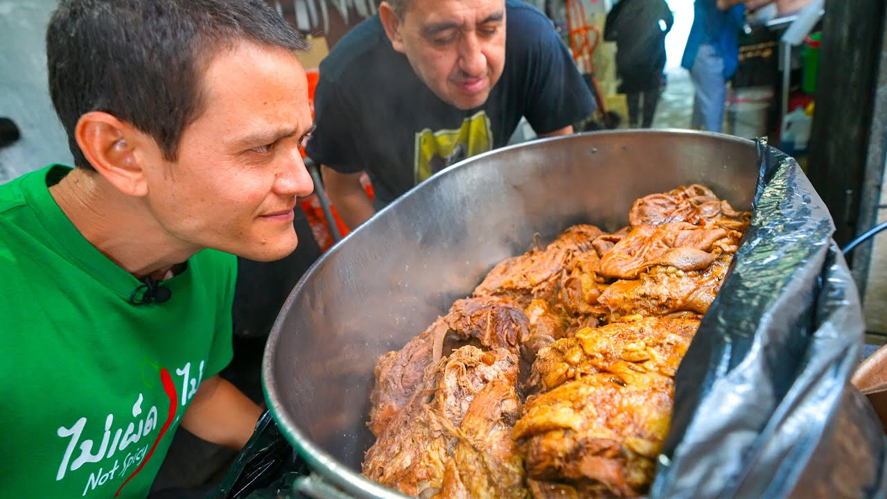 GOLDEN MEAT JACUZZI Carnitas Tacos + Loaded Quesadillas!! Best Street Food in Los Angeles!! 26 hq720 335