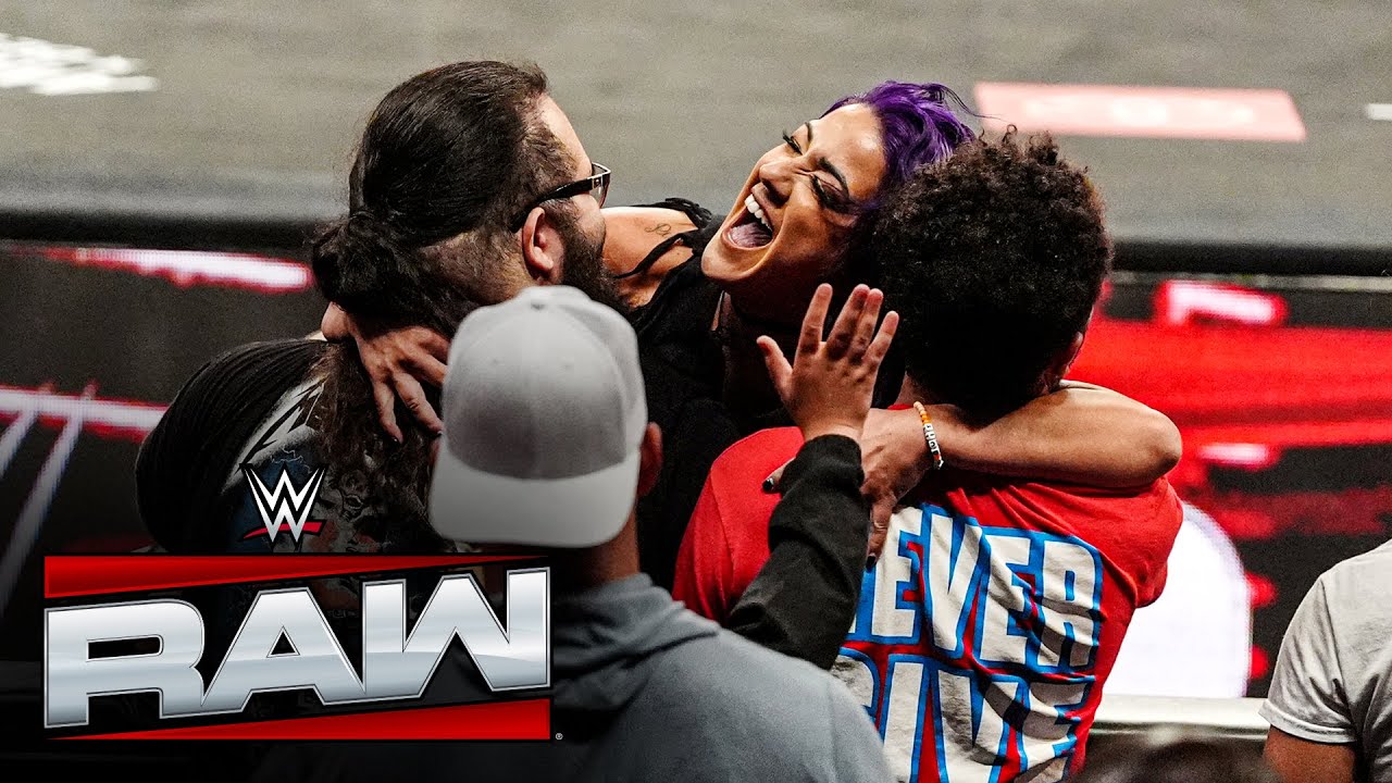 Bayley returns to save Lyra Valkyria: Raw highlights, Sept. 15, 2025 23 hq720 3941