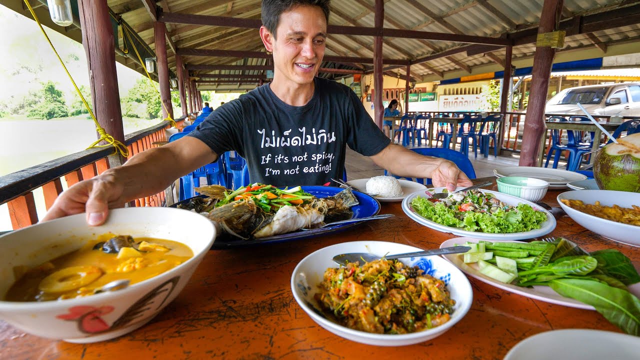 Monster Marble Goby!! SPICY ASIAN FOOD in Thailand!! ปลาบู่นึ่งซีอิ๊ว 30 hq720 442