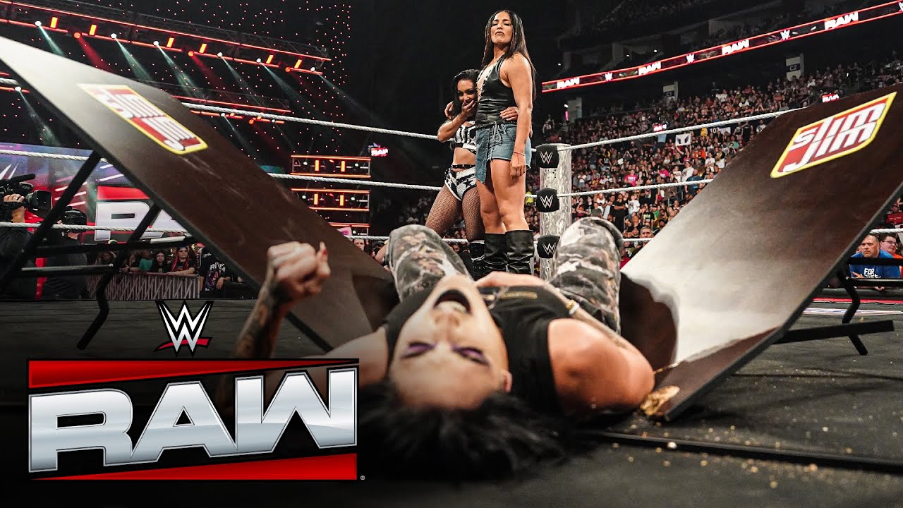 Rhea Ripley gets ambushed by Raquel Rodriguez and Roxanne Perez: Raw highlights, June 23, 2025 23 hq720 4726